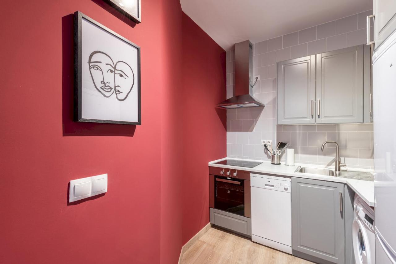 3 Bedrooms 1 Bathroom Furnished - Lavapies- Mintystay Madryt Zewnętrze zdjęcie