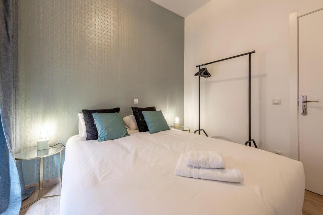 3 Bedrooms 1 Bathroom Furnished - Lavapies- Mintystay Madryt Zewnętrze zdjęcie