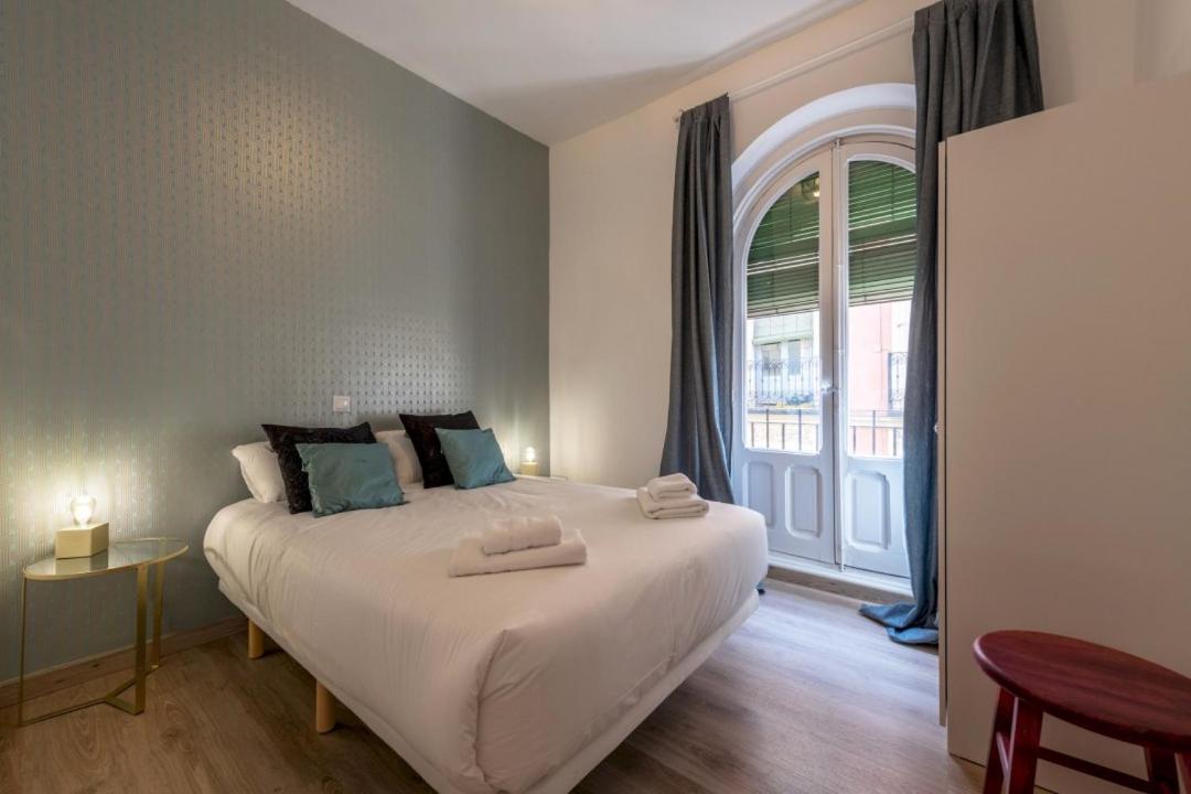 3 Bedrooms 1 Bathroom Furnished - Lavapies- Mintystay Madryt Zewnętrze zdjęcie