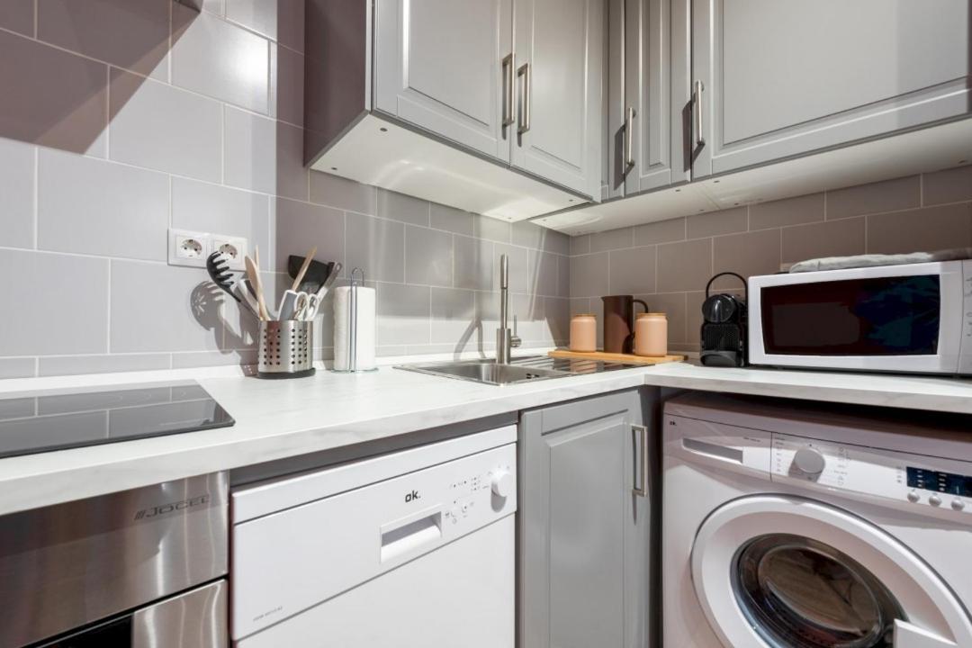 3 Bedrooms 1 Bathroom Furnished - Lavapies- Mintystay Madryt Zewnętrze zdjęcie